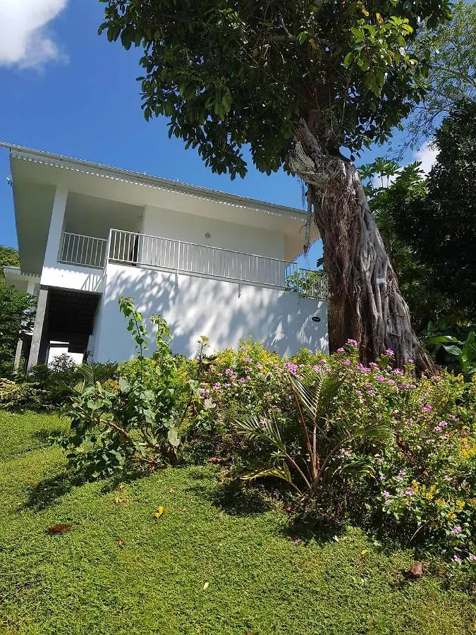 Semesterbostad Chepsted Chalets Glacis  Seychellerna